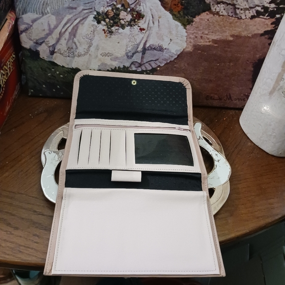 Vintage Princess Gardner Trifold Kiss Lock 👛 👜Lamb Skin Purse Wallet.🎁 👛 👜 - Picture 16 of 16